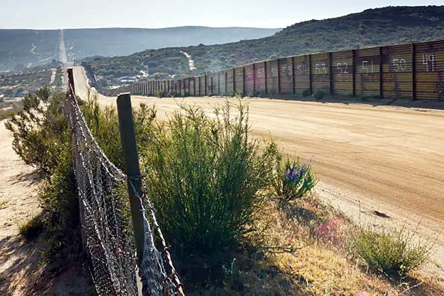 Pentagon is set to deploy up to 1,500 active-duty troops to the US-Mexico border