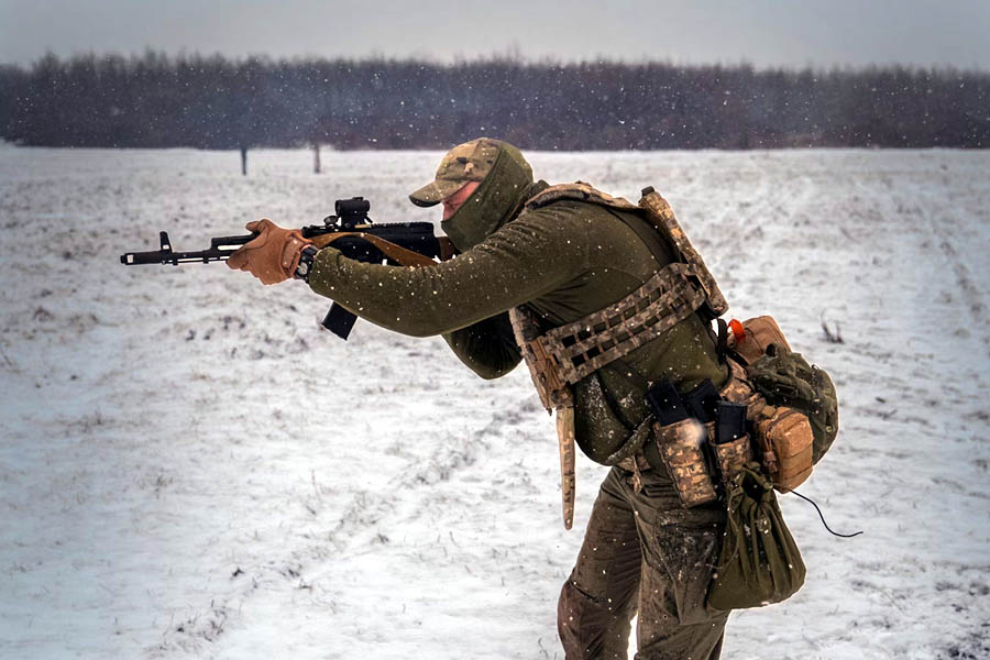 Russia violated Vladimir Putin’s self-declared truce thousands of times, says Ukrainian president, as air raids resume on Easter Monday.
