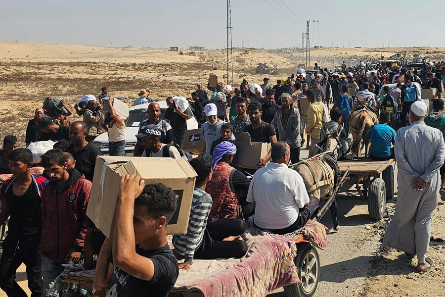 Netanyahu defends arming Palestinian clans accused of ties with jihadist groups; PM says it ‘saves lives of Israeli soldiers’, after accusations government is giving weapons to ‘criminals and felons’