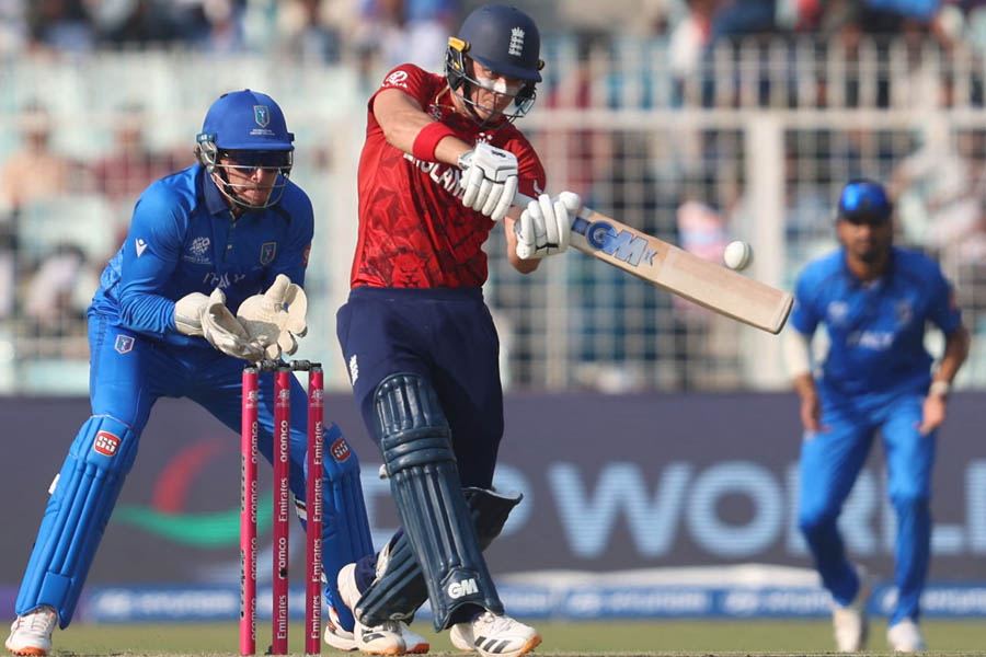 Jacob Bethell batting aggressively for England against Italy during the T20 World Cup 2026 group stage, ahead of England’s Super 8 campaign.