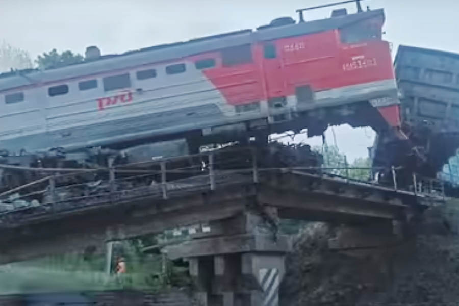 Twin Explosions Derail Russian Trains Near Ukraine Border: Tragedy Strikes Before Peace Talks