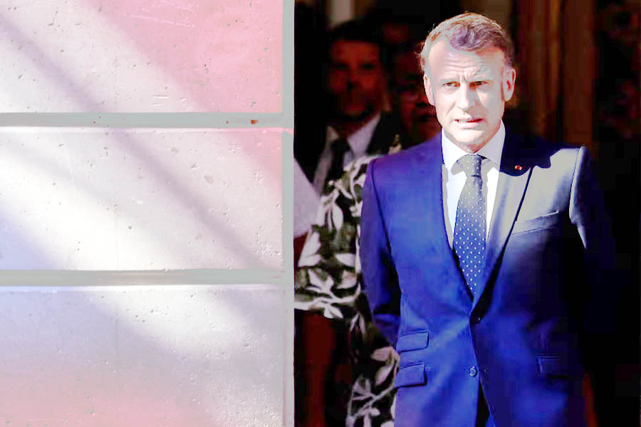 French President Emmanuel Macron voices “very strong disapproval” of Trump’s tariff move, urging the EU to mobilize all instruments for credible countermeasures.