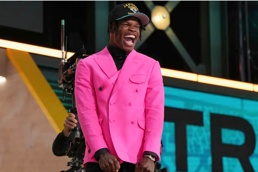 NFL draft 2025 news updates: Jaguars trade up to get Travis Hunter as teams pass on Shedeur Sanders