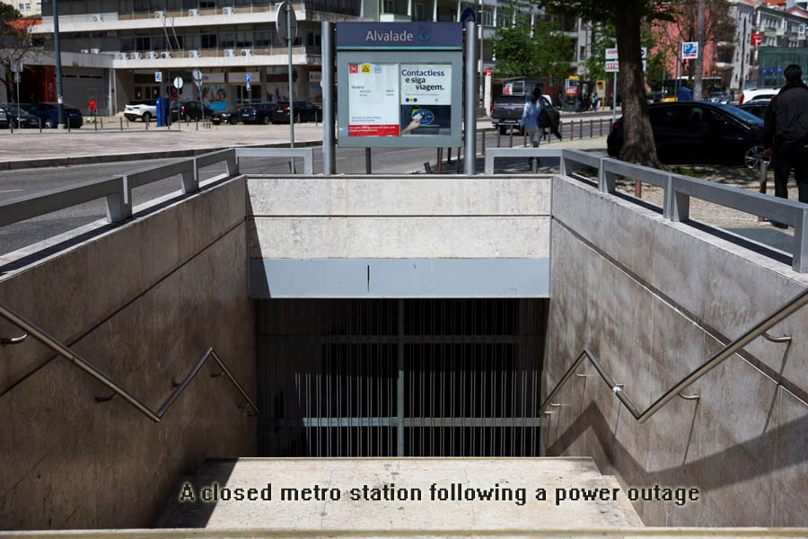 Major power outages across Spain and Portugal hit transport systems, mobile networks, traffic lights and more – Europe