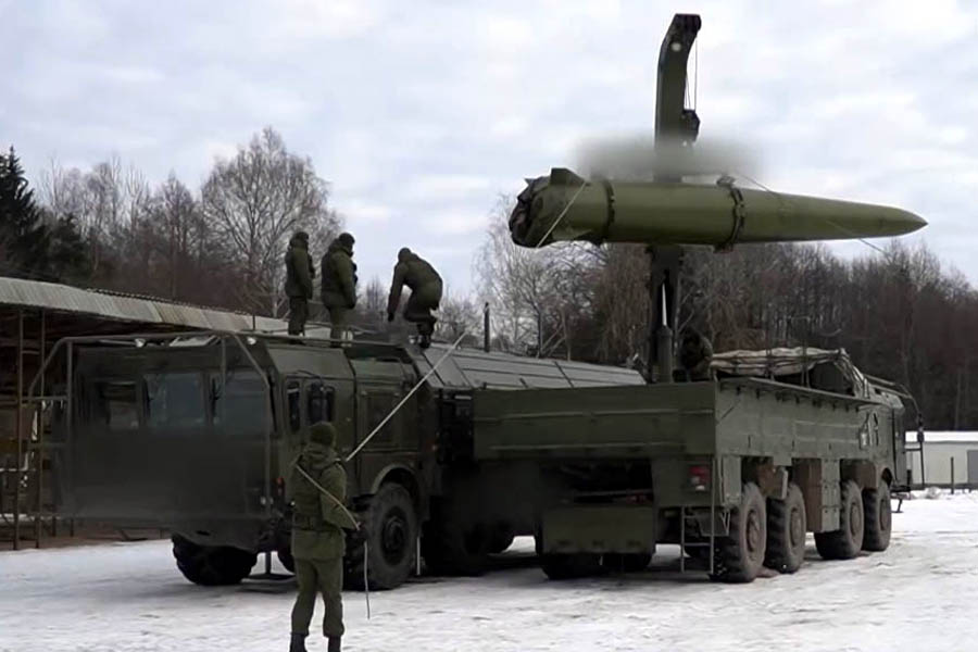 Range Restrictions Lifted: Ukraine Cleared to Strike Back