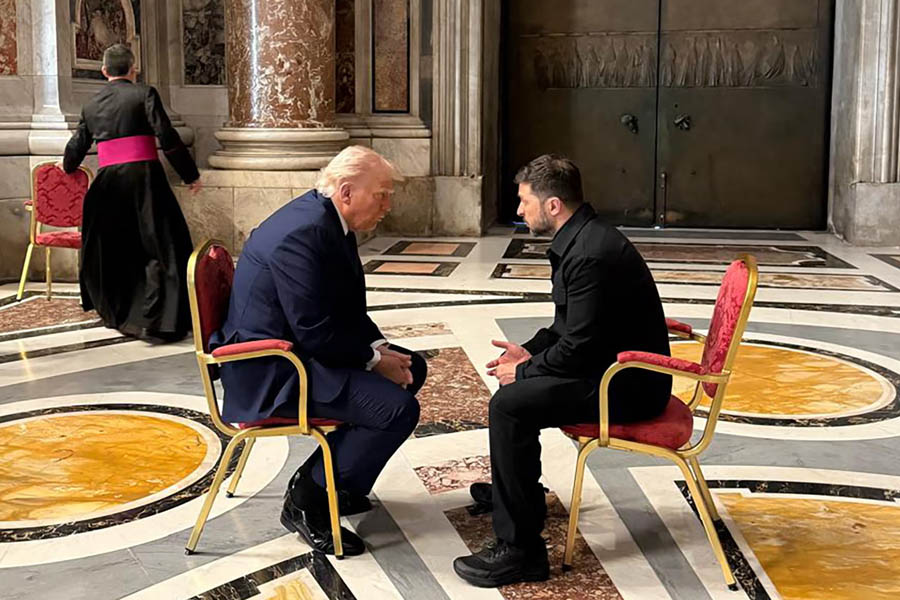 Trump says peace deal ‘very close’ and meets Zelenskyy in Rome: White House says meeting between Trump and Zelenskyy before funeral of Pope Francis was ‘very productive’.