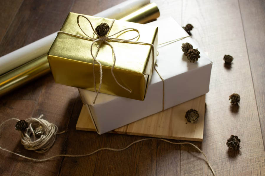 US cuts tariffs on small parcels from Chinese firms like Shein and Temu