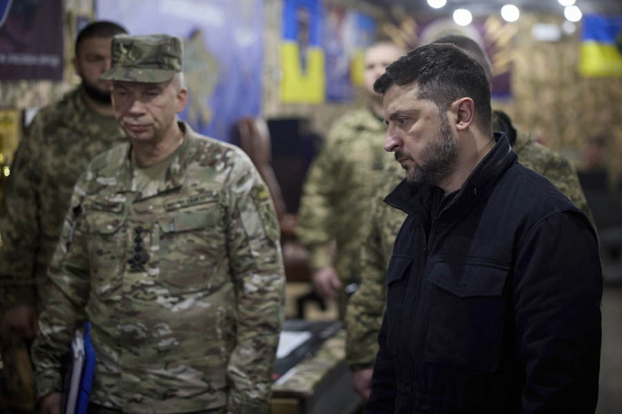 President Volodymyr Zelenskyy meets Ukrainian soldiers near Pokrovsk, expressing gratitude and boosting morale amid ongoing frontline clashes with Russian troops.